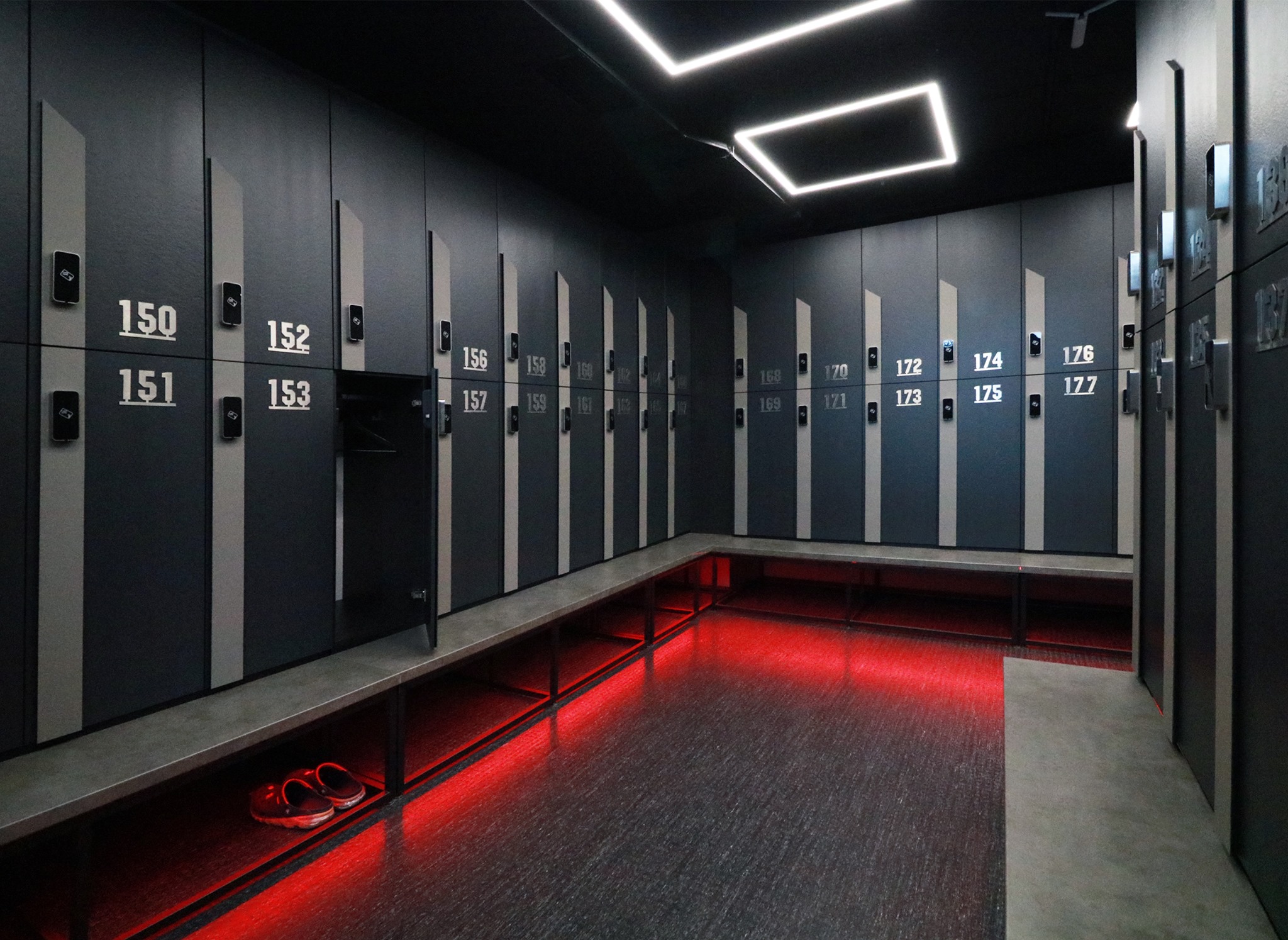 Локери в Go Hard fitness&spa